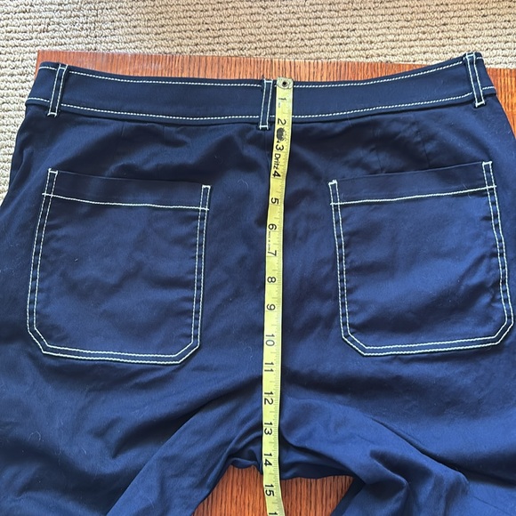 LOFT navy blue wide leg pants.Button front. Accent white stitching.Size 14Mcurvy - Picture 10 of 11